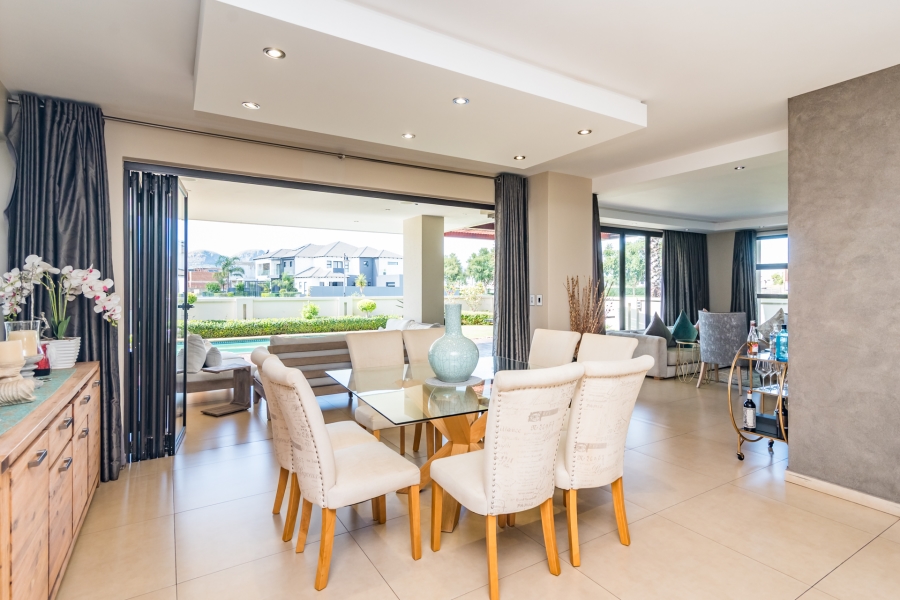 5 Bedroom Property for Sale in Hartebeesfontien AH North West